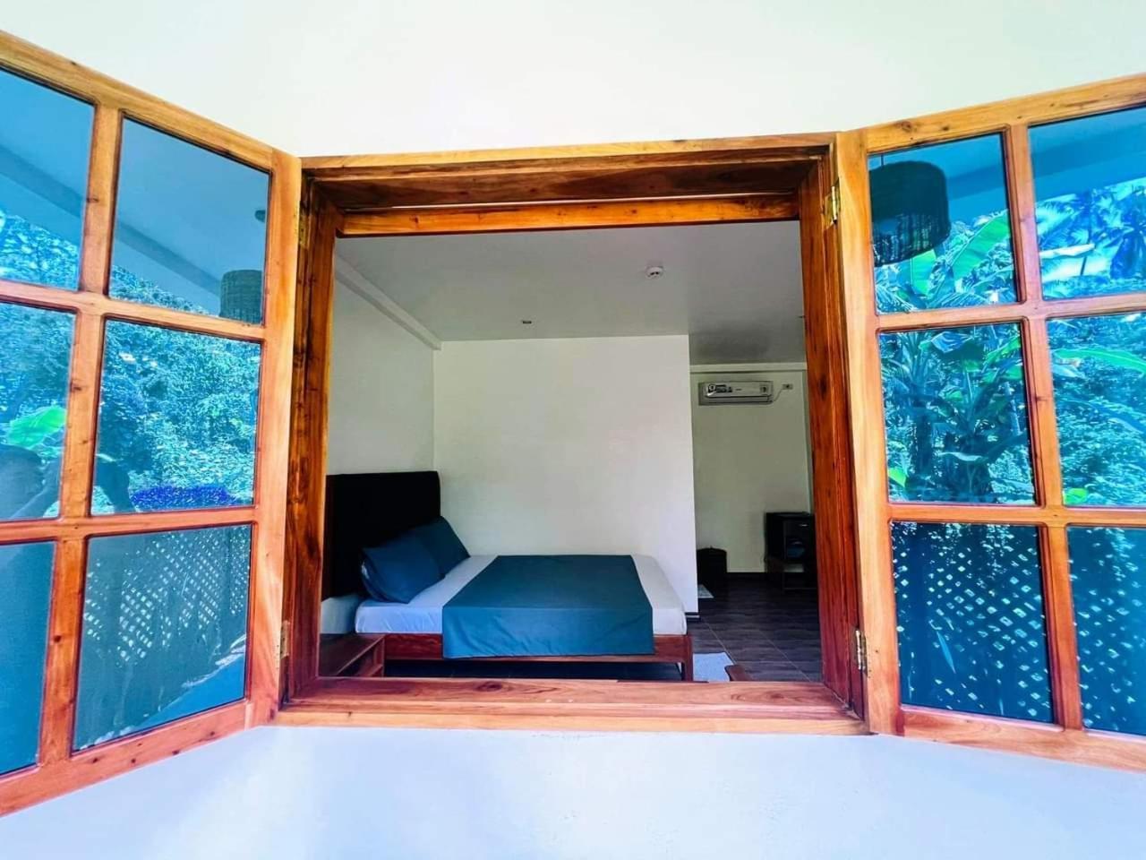 White Bada Guesthouse Siquijor Quarto foto